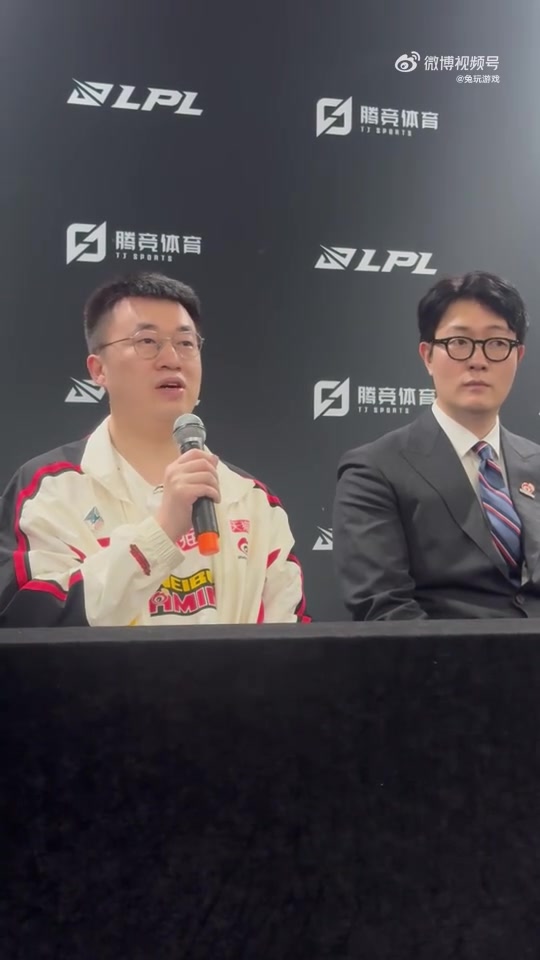 【蜗牛电竞】xiaohu：队友上限都挺高就感觉一直没发挥出来 今天打出来了一些