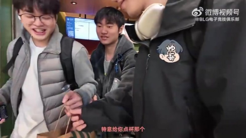 【蜗牛电竞】BLG选手动态：经历了30+小时长途旅程，第一批小分队抵达圣保罗啦