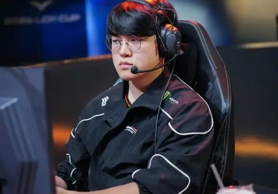 【蜗牛电竞】Gumayusi:兄弟姐妹的平均段位是钻石;我期盼像Bang一样生活