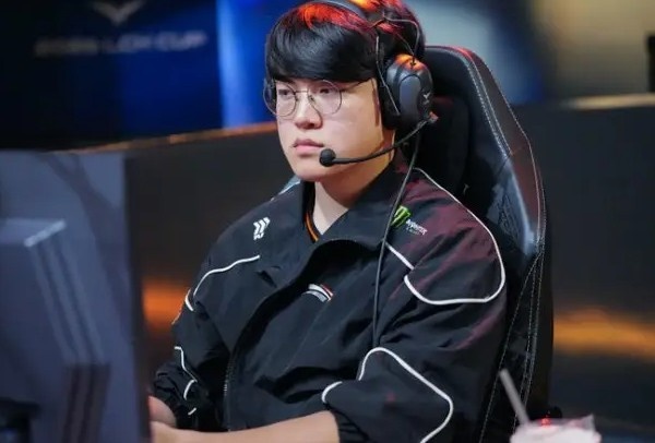 【蜗牛电竞】Gumayusi剖析一亚三冠心路历程:还有四连冠的机会