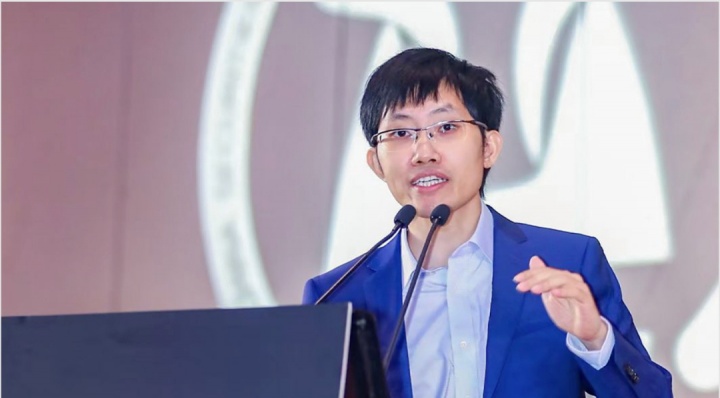 【蜗牛电竞】忙着做量化?多次跳票后梁文峰回应DeepSeekV4发布时间:4月下旬正式发布