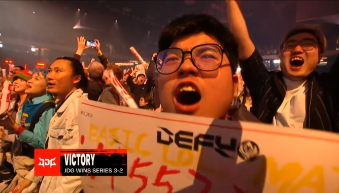 【蜗牛电竞】双标？吧友们如何评价粉丝贴脸输出1557，而TES却不许其他粉丝说0-22？