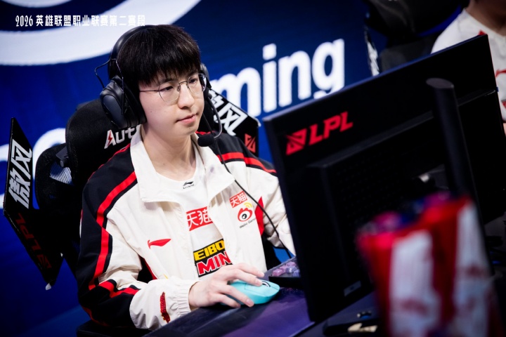 【蜗牛电竞】ELK更新微博：终于首胜了兄弟们很猛，输多了自己玩的没那么自信