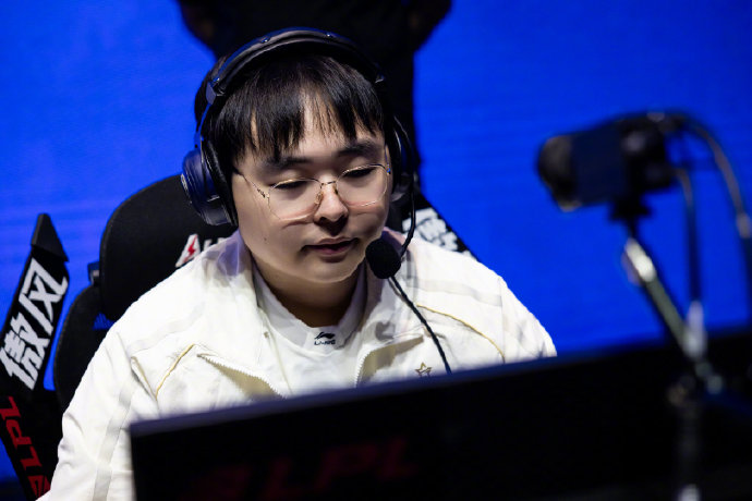 【蜗牛电竞】后两局仅打出1-9数据！Breathe更博：窒息干了 下次干回来