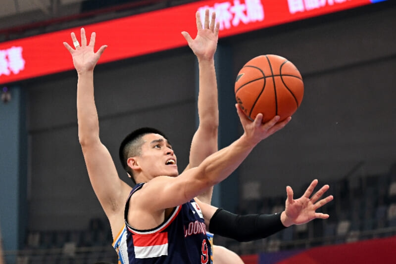 【蜗牛电竞】CBA焦点战前瞻：北京首钢vs广东宏远，防守与快攻的巅峰对决