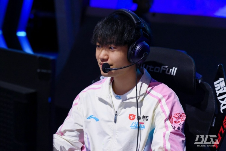 【蜗牛电竞】十年了！Knight二赛段KDA10.87 或打破Clearlove在2016夏季赛纪录