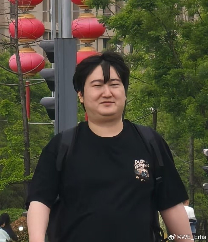 【蜗牛电竞】Erha社媒分享教练694照片：关中王来啦！（胖虎694 ）