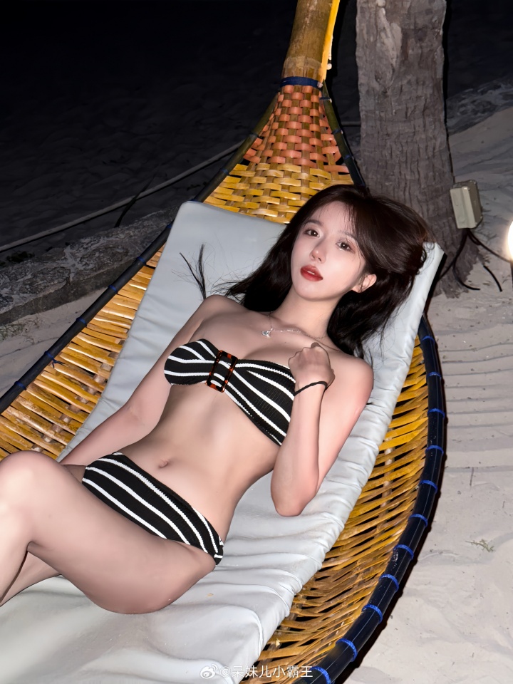 【蜗牛电竞】性感主播呆妹儿被嘲讽:千万粉丝没人刷礼物!圈不到钱,播什么?