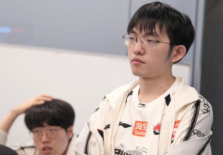 【蜗牛电竞】回忆总想哭😭Mact：EWC时还跟圣枪说回去加油 他顿了一下