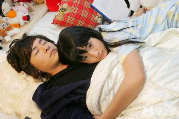 【蜗牛电竞】聖誕節握住心儀的他！　主動女孩4大追愛技巧…剩不到一個月快進攻吧