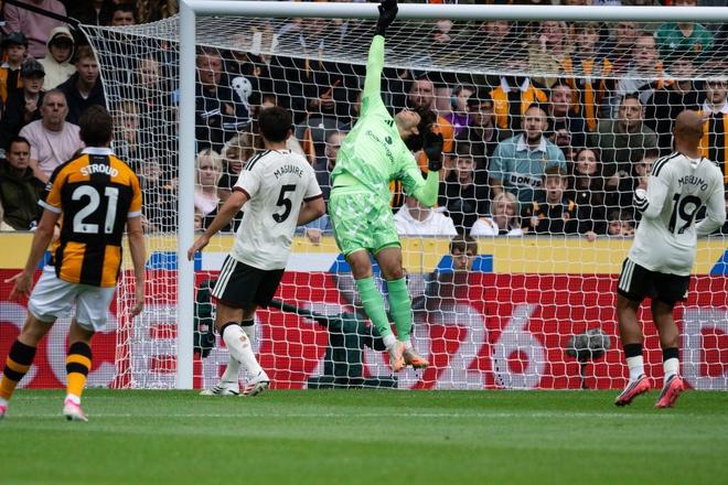 【蜗牛电竞】英超首轮半场:赫尔城2-0曼联,红魔71%控球率难破密集防守