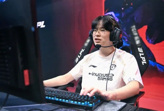【蜗牛电竞】Vampire IG往事:训练赛发挥不佳被喷有多远滚多远