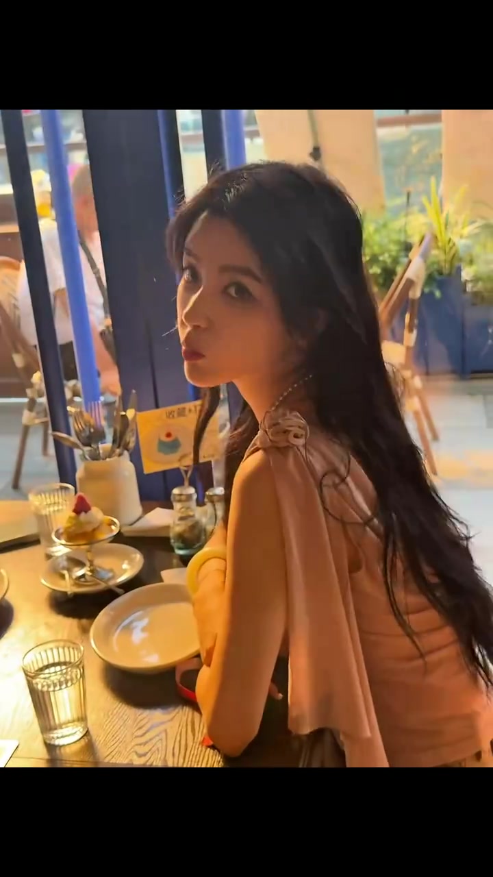 【蜗牛电竞】解说Rita分享ootd拍照日记：我真剪视频了！