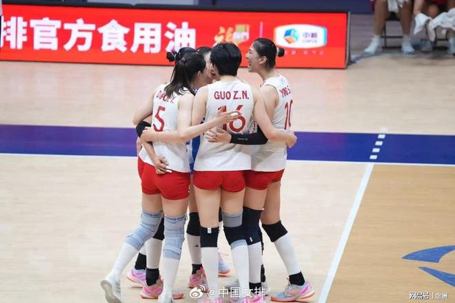 【蜗牛电竞】女排亚锦赛决赛中国2-3惜败泰国，惠若琪赛后点评：对手更亚洲化，我们需提升应变与强度